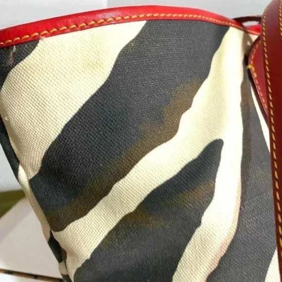 Dooney Bourke canvas tote handbag - Picture 8 of 14